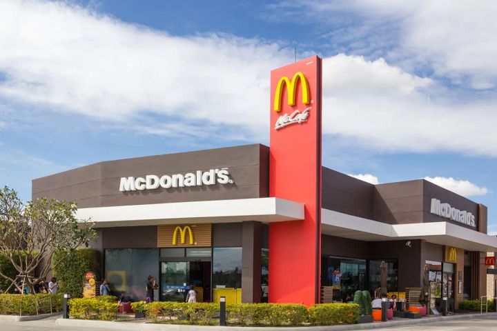 McDonald's Rusiya bazarından çıxacağını elan etdi