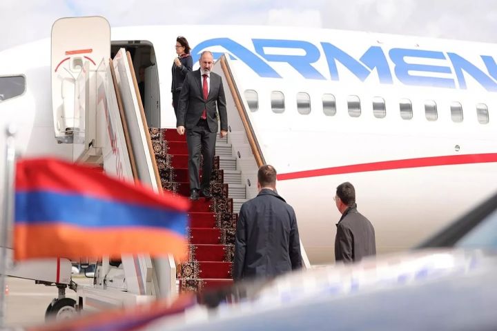 Paşinyan Moskvada səfərdədir