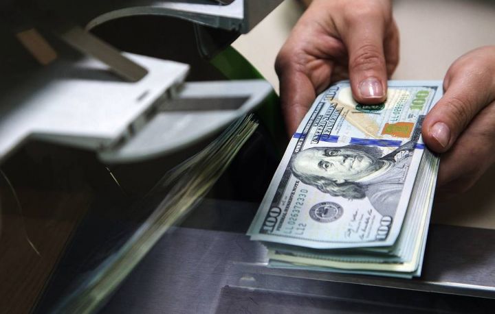 Rubl dollar və avro qarşısında möhkəmlənir