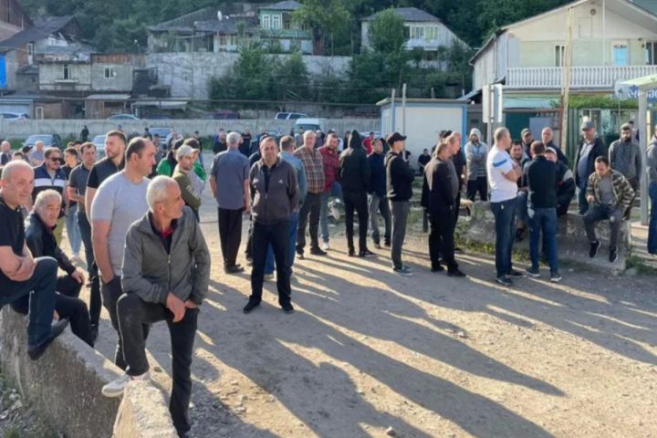 “Borjomi” zavodunun işçiləri tətil elan edib