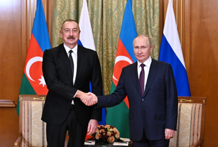 Əliyev və Putin arasında ikitərəfli görüş  - ƏTRAFLI