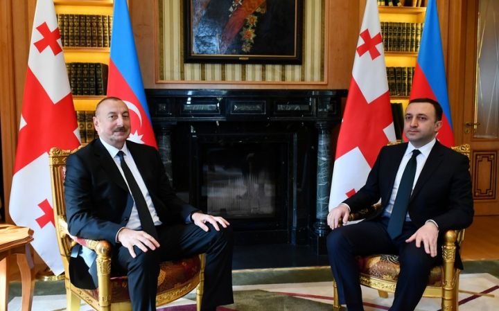 İlham Əliyevin Gürcüstanın Baş naziri ilə təkbətək görüşü başlayıb