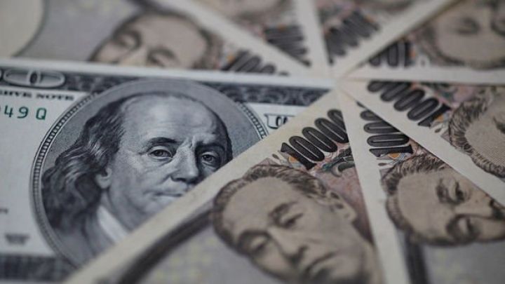 Yen 24 illik minimumda