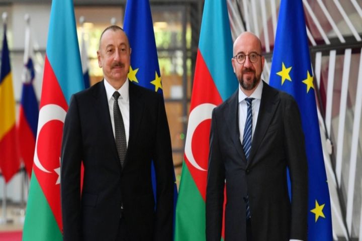 Avropa İttifaqı Şurasının Prezidenti Əliyevə zəng edib