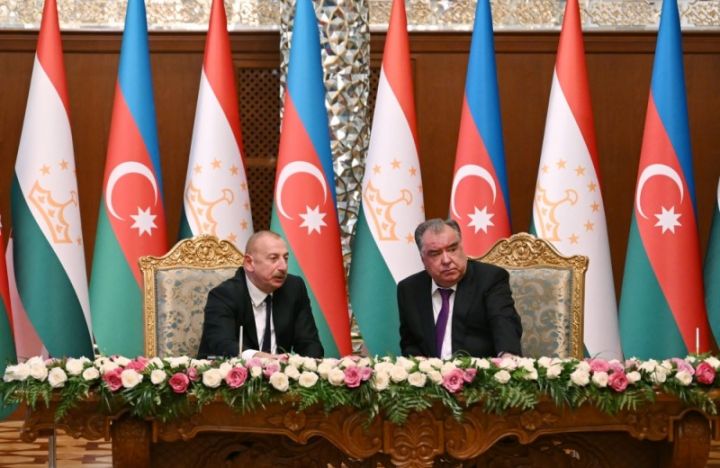 Azərbaycan - Tacikistan sənədləri imzalanıb