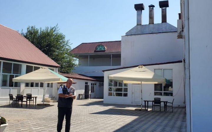 "Kral" restoranının sahibi cərimələndi