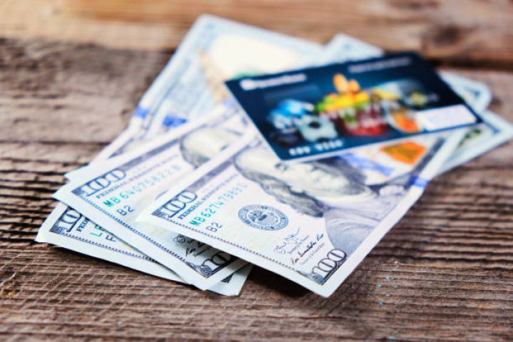 Bank kartları ilə xaricə gedənlərin nəzərinə - nağdlaşdırma limiti tətbiq edildi