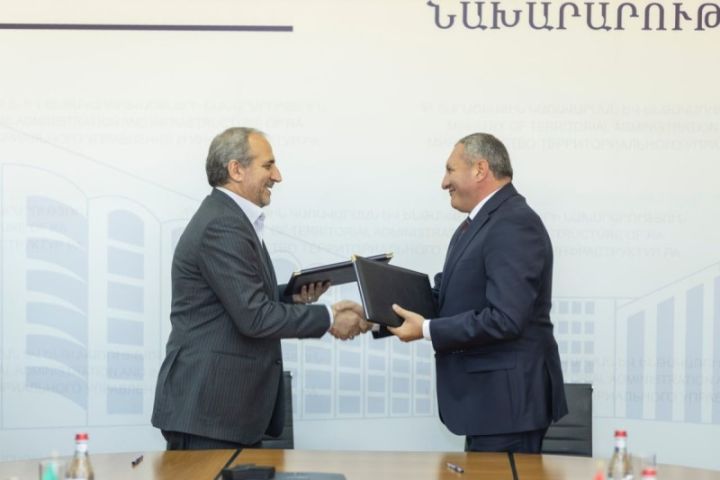 İrəvanla Tehran arasında enerji sazişinin həcmi artırılıb, müddət uzadılıb