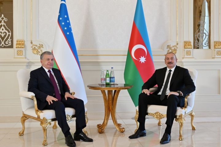 Azərbaycan və Özbəkistan prezidentlərinin təkbətək görüşü başlayıb