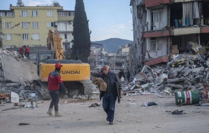 "Zəlzələnin Türkiyə iqtisadiyyatına vurduğu ziyan 84 milyard dolları keçə bilər"