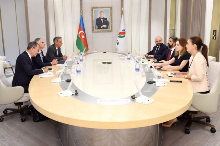SOCAR-ın prezidenti “TotalEnergies” şirkətinin baş vitse-prezidenti ilə görüşüb