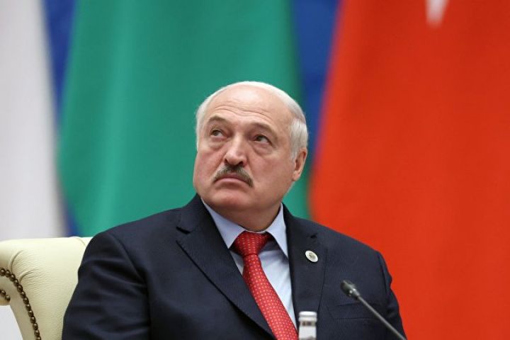 Lukaşenko Çinə birgə müəssisələr yaratmağı təklif edib
