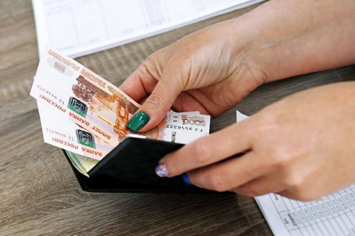 Bazar ertəsi rubl dollar və avro qarşısında dəyər itirib