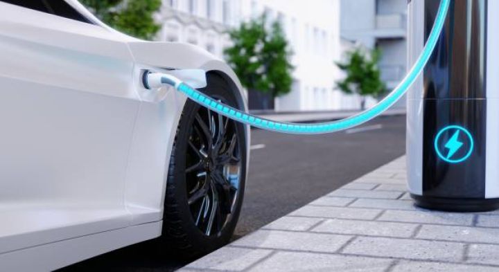 Azərbaycana elektromobil idxalı 7 dəfə artıb