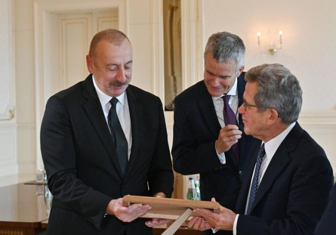 Əliyev BP şirkətinin İdarə Heyətinin sədrini qəbul edib