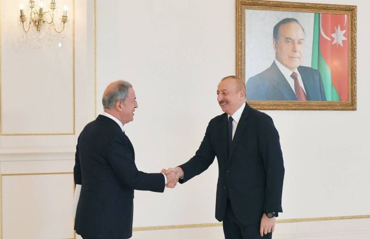Prezident İlham Əliyev Hulusi Akarı qəbul edib