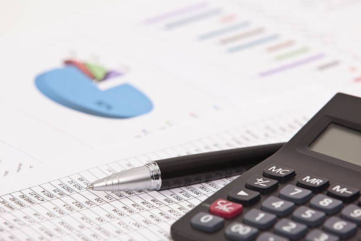 Azərbaycan iqtisadiyyatı cüzi kiçilib