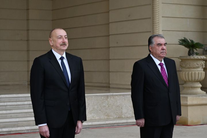 Azərbaycan və Tacikistan prezidentlərinin təkbətək görüşü başlayıb