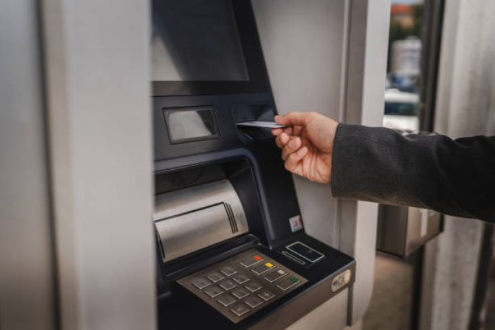 Nazir pensiyaların gecikdirilməsi ilə bağlı iddialara cavab verib