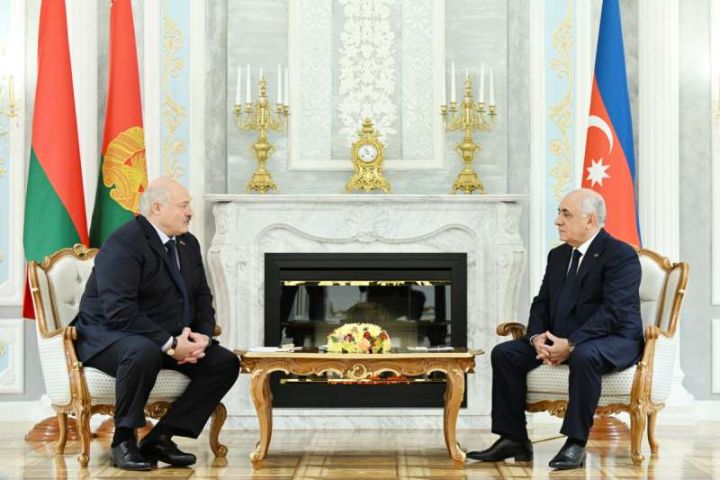Əli Əsədov Aleksandr Lukaşenko ilə görüşüb