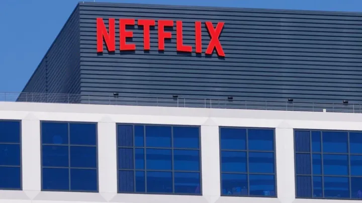 "Netflix" yarışı qazandı: "Warner Bros Discovery"ni 82,7 milyard dollara satın alır