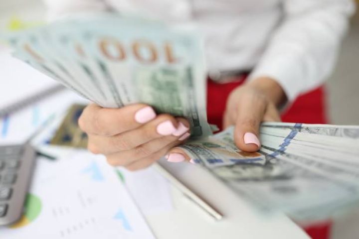 Mübadilə şöbələri tərəfindən nağd xarici valyutanın alışı satışını 393 milyon dollar üstələyib