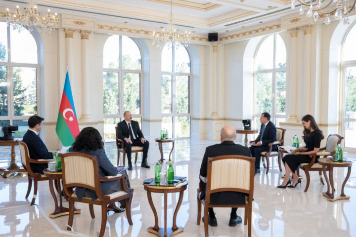İlham Əliyev yerli televiziya kanallarına müsahibə verib - YENİLƏNİB