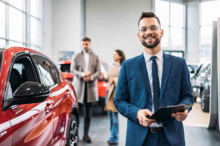 “MyCars” avtomobil salonu istifadəyə veriləcək