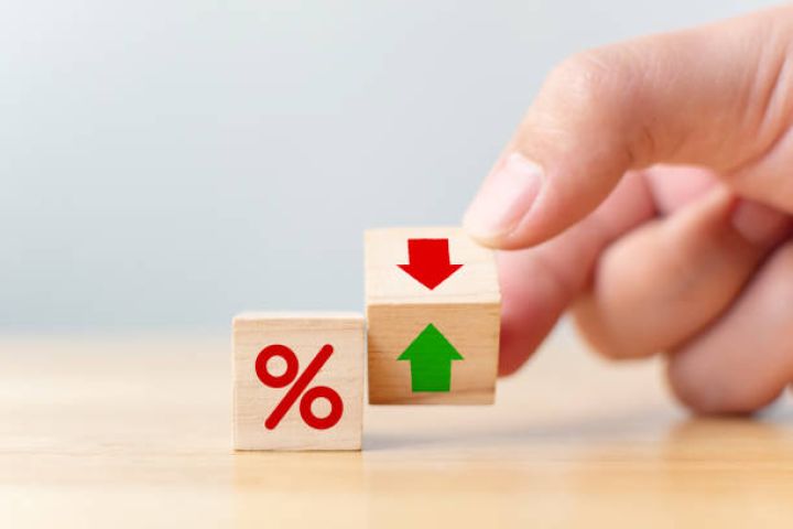 Bankların kredit portfelinin artım sürəti 1,8 dəfə azalıb