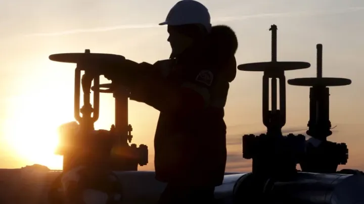 OPEC xam neft istehsalını artırıb, qlobal neft tələbi proqnozunu isə dəyişməyib