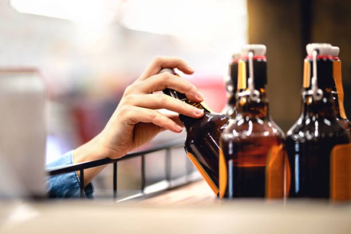 Alkoqollu içkilərin pərakəndə satışına dair minimum qiymət müəyyənləşdi