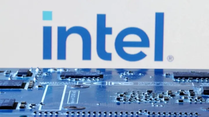 Intel-in gəliri 3-cü rübdə artıb
