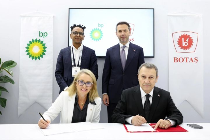 "Botaş" və BP arasında LNG tədarükü haqqında üçillik müqavilə bağlanıb