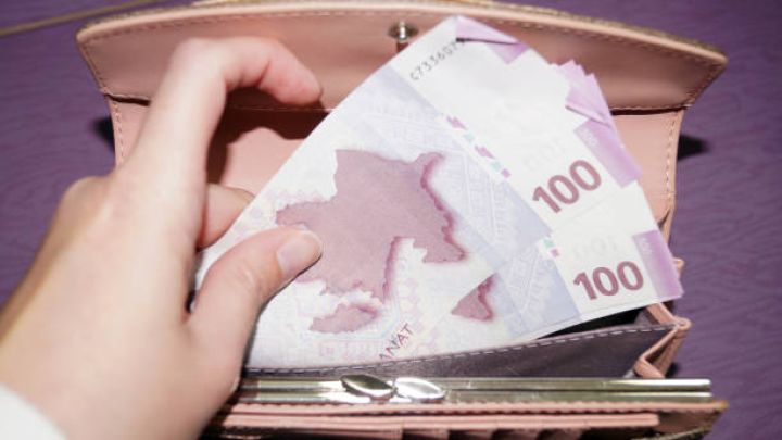 Azərbaycanda orta maaş  5 faizdən çox artaraq 1099,1 manat təşkil edib
