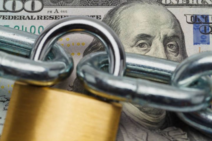 Dolların sabah üçün rəsmi məzənnəsi müəyyən edilib