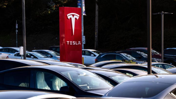 Tesla ilk dəfə Audi-ni geridə qoyub