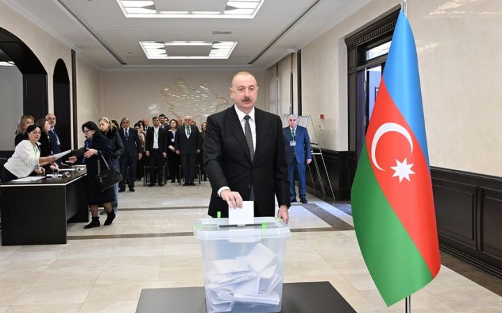Prezident İlham Əliyev bələdiyyə seçkilərində səs verib