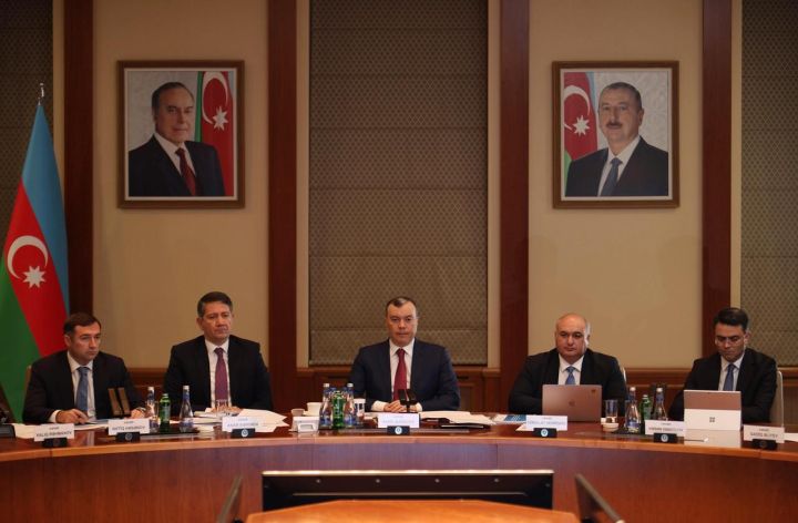 Nazirlikdə dövlət borcu yığıncağı