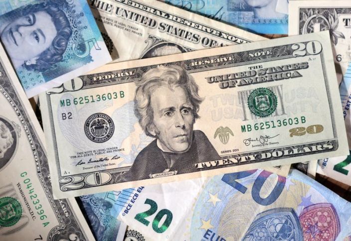 Dollar bazar ertəsi ucuzlaşıb