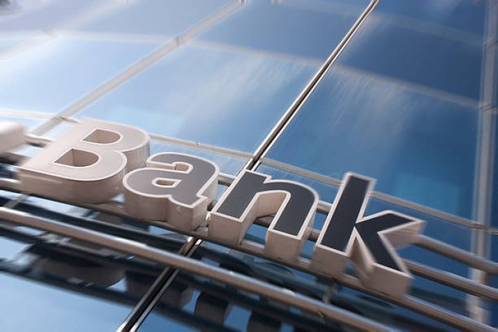 Bankların biznes kreditləri portfeli 157 milyon manatdan çox azalıb