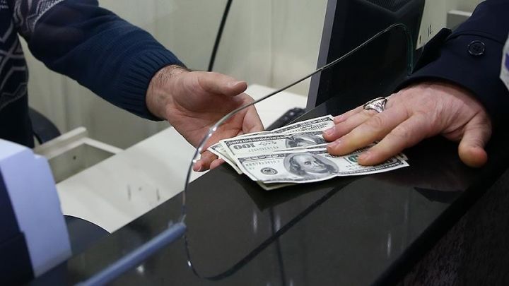 Dolları ən baha alan və ən ucuz satan banklar -YENİLƏNİB