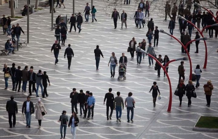 330 min nəfər artdıq