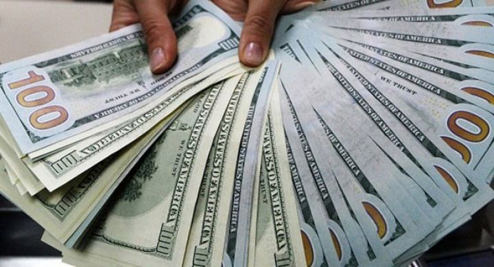 Dollar əmanətləri yenidən artıb
