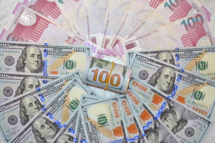 Banklarda Dolların alış və satış qiymətləri - saat 15:45