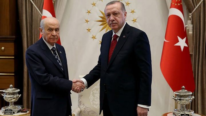 Türkiyədə növbədənkənar prezident və parlament seçkiləri keçiriləcək