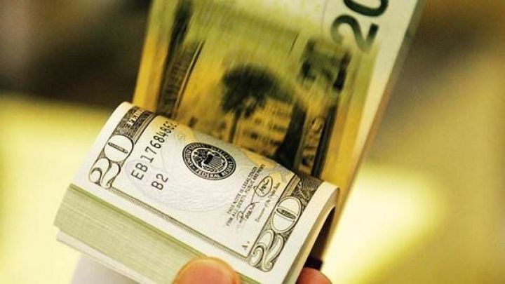 Dollar "ticarət" gərginliyi ilə bahalaşıb