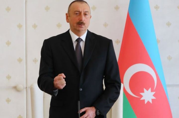 "İndiki dövrdə nadir ölkələrdə maaşlar artır"