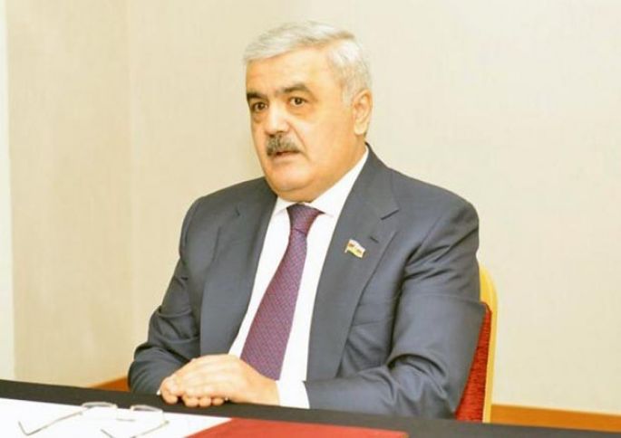 Rövnəq Abdullayevdən bayram günü məqaləsi