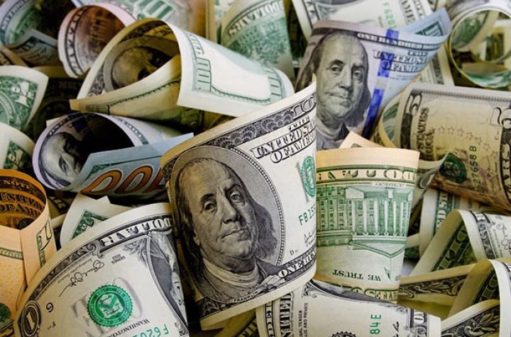 Dolların sabaha olan rəsmi məzənnəsi açıqlandı