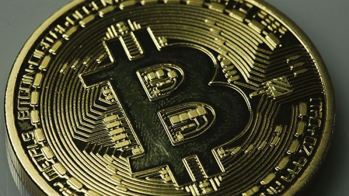 Bitcoin kəskin ucuzlaşıb